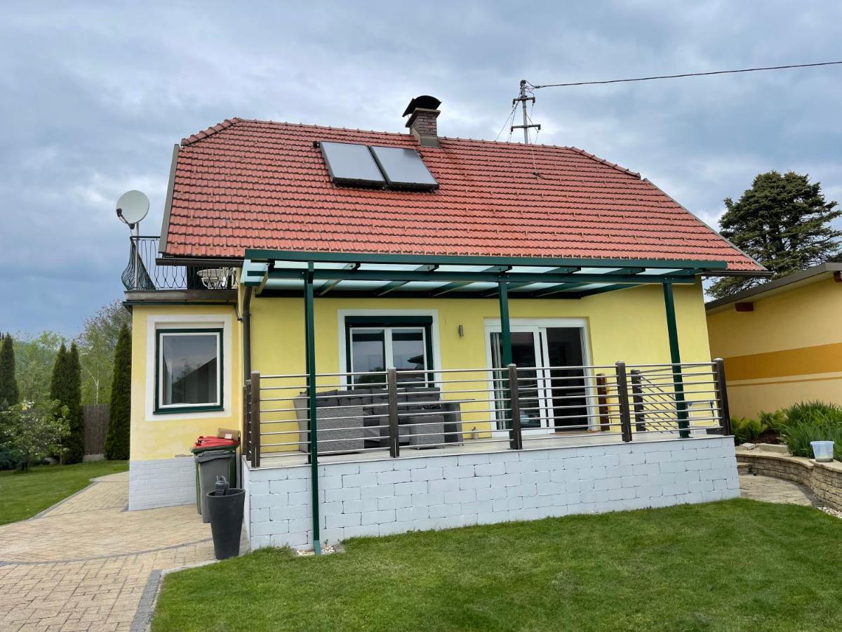 Apartment Schlossbergblick Griffen Exterior foto